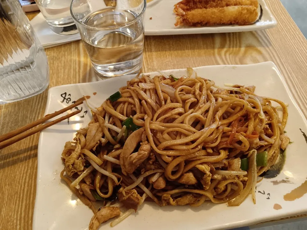 Nouilles Sautées Au Poulet